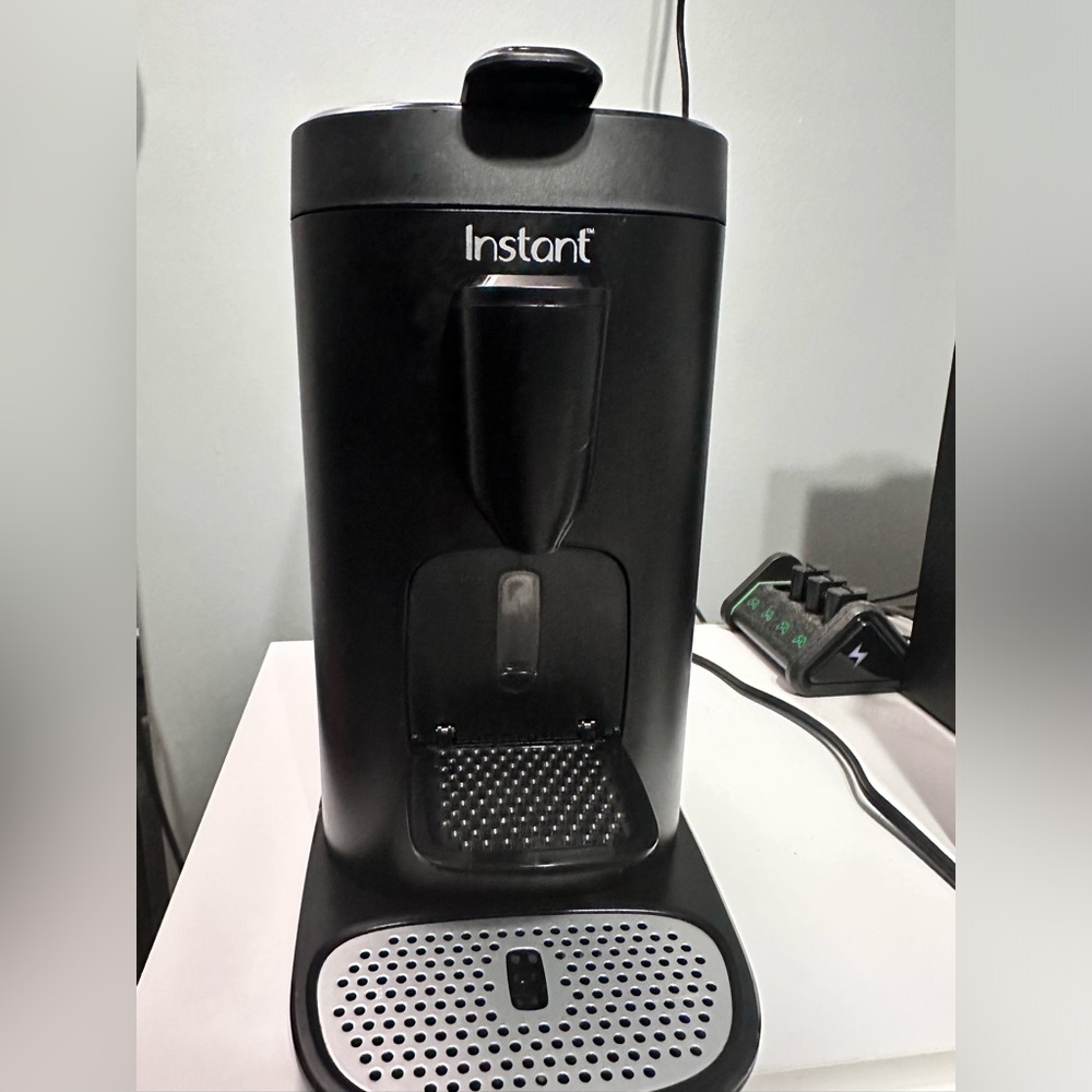 Instant coffee maker